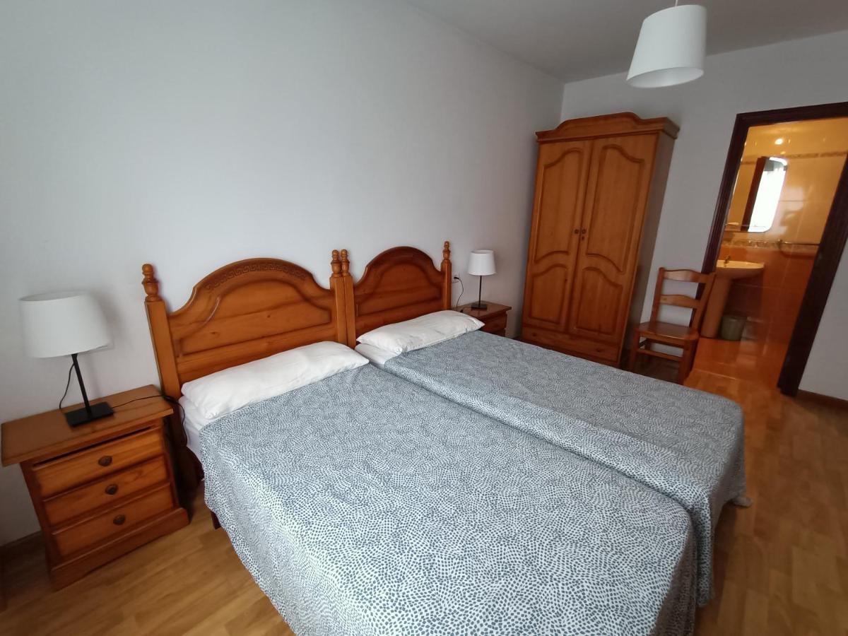 Onís Pension Paseo Real מראה חיצוני תמונה