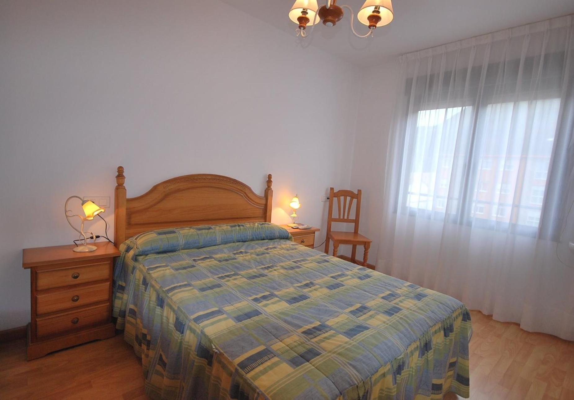 Onís Pension Paseo Real מראה חיצוני תמונה